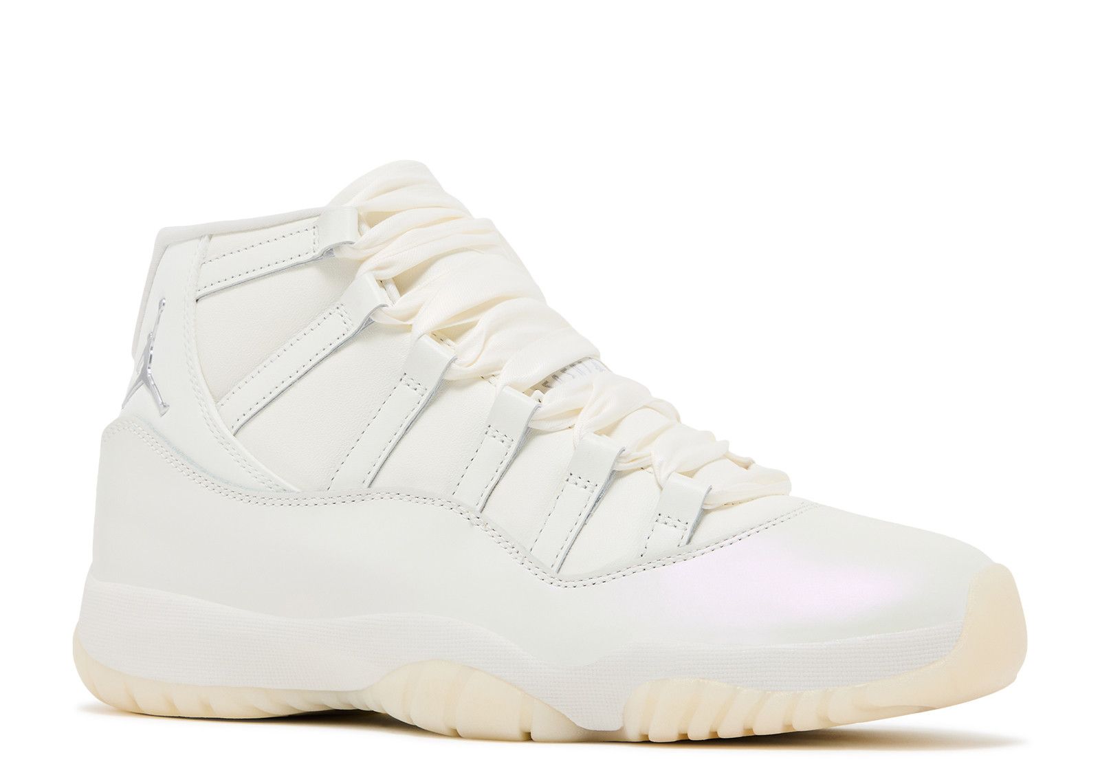 Wmns Jordan 11 Retro ‘Pearl / Grand Finale’