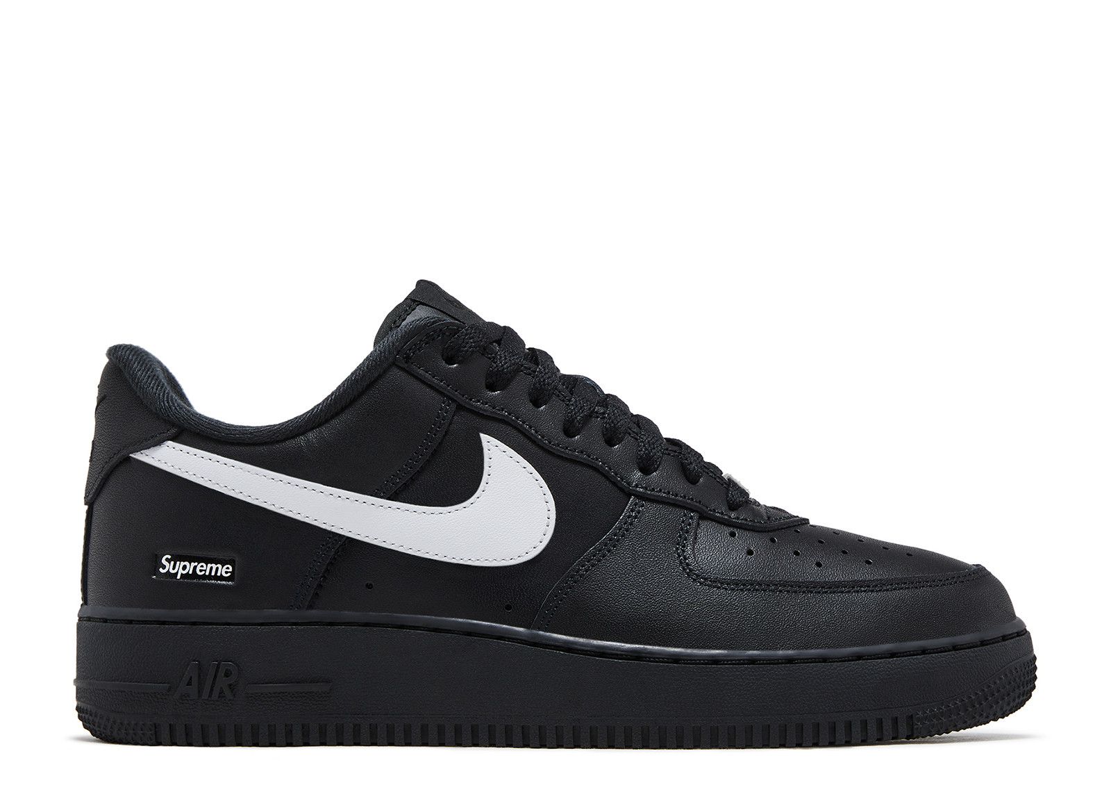 靴 Supreme Nike Air Force 1 Low White/Black Supreme x Air Force 1 Lows Releasing Fall 2025 · JustFreshKicks