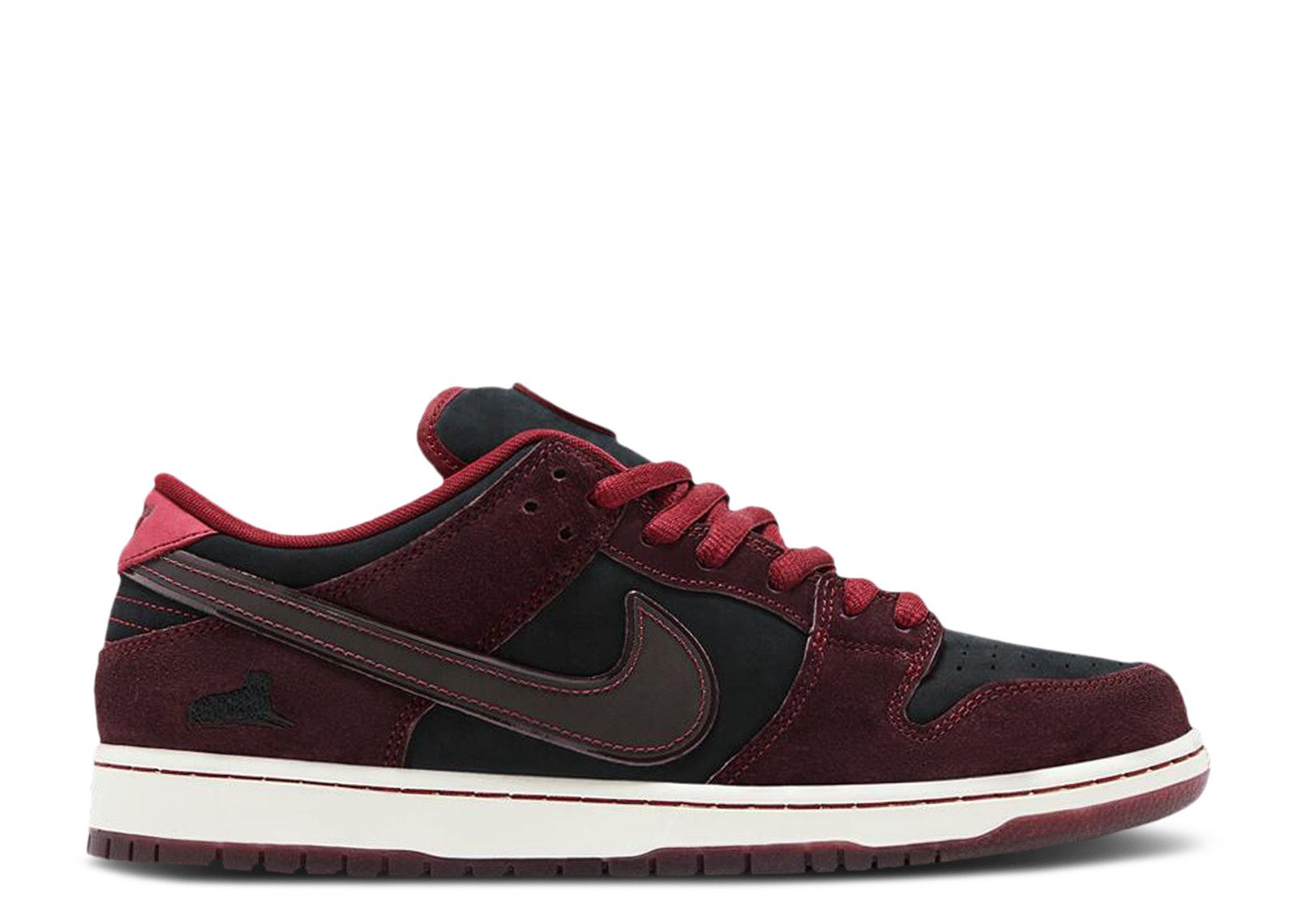 RIOT Skateshop X Dunk Low Pro SB QS 
