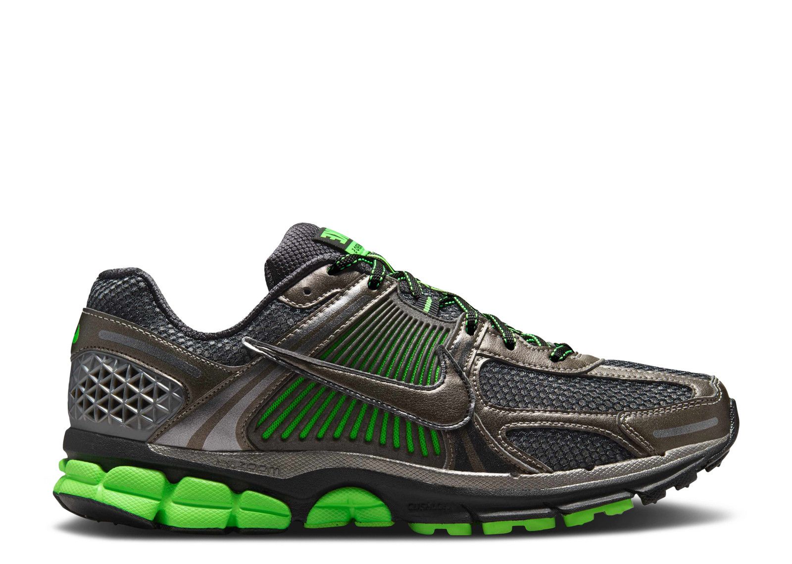 mam　NIKE5点 Nike's Vomero Plus Anthracite Zebra Earns its Stripes