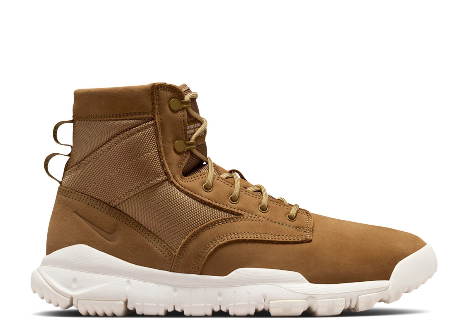 Nike SFB スニーカー | Flight Club Japan