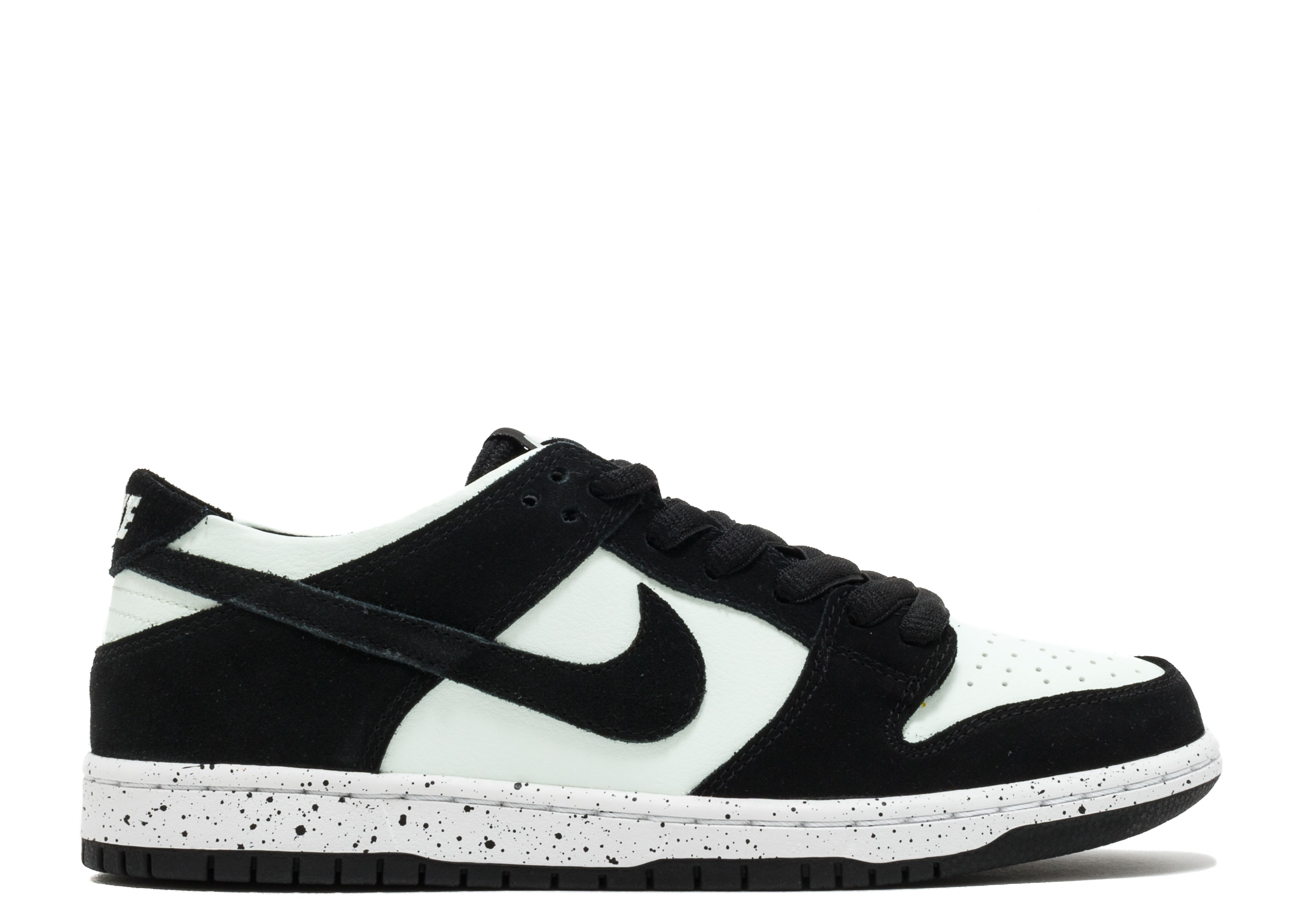 Кроссовки найк черно белые. Nike SB Dunk Low Black. Nike Dunk Low Retro. Nike SB Dunk Low черные белые. Nike SB Dunk.