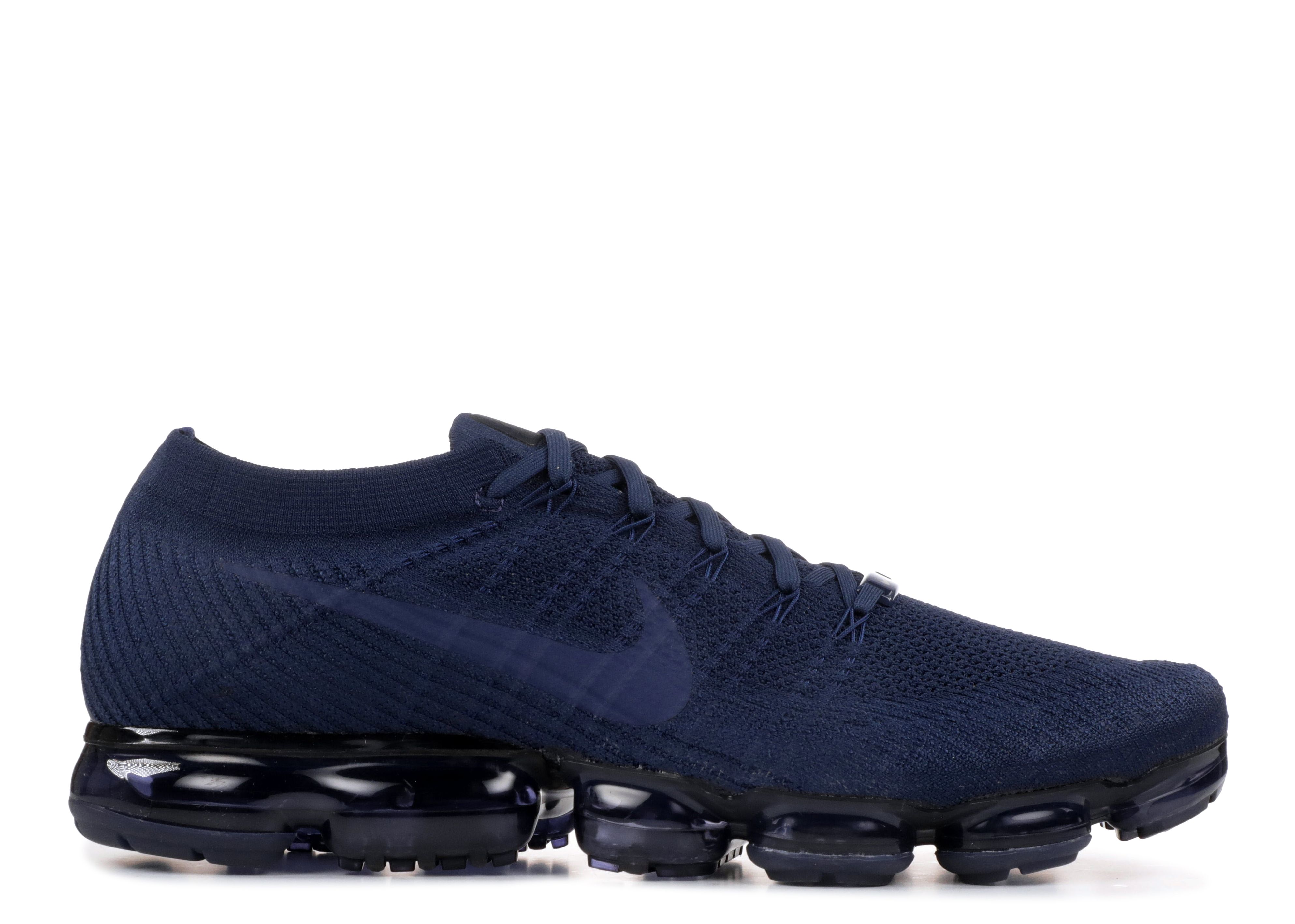 navy blue vapormax
